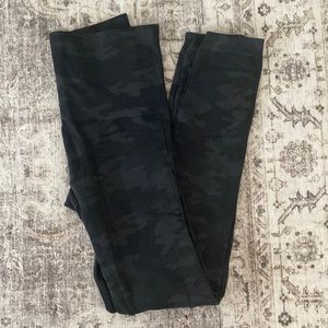 Spanx Look At Me Now Camo Leggings